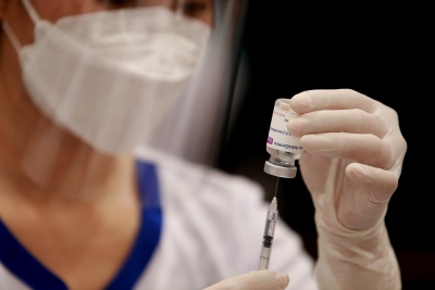 Ρωσία: Ξεκινά την παραγωγή εμβολίου της AstraZeneca για εξαγωγές στο εξωτερικό