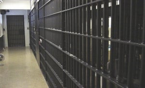 Φυλακές Αυλώνα: Σύλληψη σωφρονιστικού για εισαγωγή ναρκωτικών και κινητών τηλεφώνων