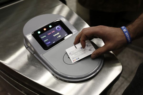 Χάος με τις κάρτες Athenacard για την δωρεάν μετακίνηση - Σε υστερία οι υπάλληλοι του μετρό