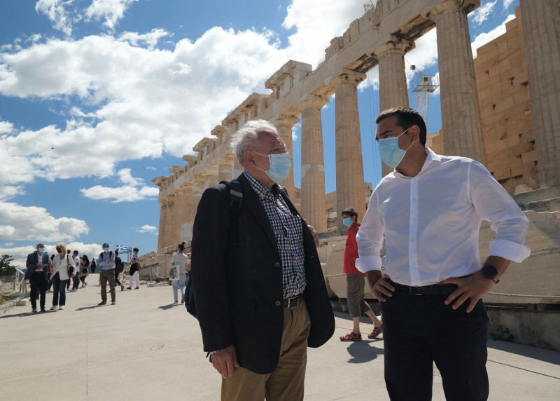 Το υπουργείο Πολιτισμού επιβεβαιώνει τον διάλογο Τσίπρα – Μενδώνη στην Ακρόπολη