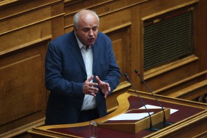 Καραθανασόπουλος: Μέσα από σκληρά αντιλαϊκά μέτρα το ματωμένο πλεόνασμα