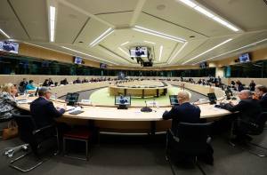 Eurogroup: Ισχυρός συντονισμός για να αντιμετωπιστούν κίνδυνοι και αβεβαιότητες λόγω πολέμου