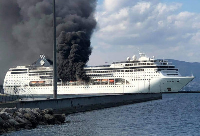 Κέρκυρα: Μεγάλη φωτιά σε κρουαζιερόπλοιο στο λιμάνι
