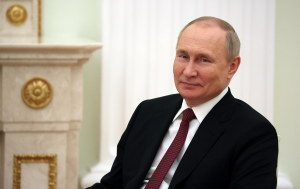 Αυξήσεις 10% στον κατώτατο μισθό και τις συντάξεις υπέγραψε ο Βλαντίμιρ Πούτιν