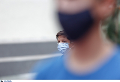 Όλγα Οικονόμου: «Να επανέλθει η μάσκα στο δημοτικό λόγω της γρίπης»