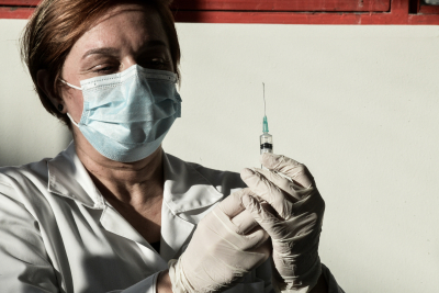 Γερμανία: «Τέταρτη δόση εμβολίου ενόψει θερινού κύματος», λέει ο υπουργός