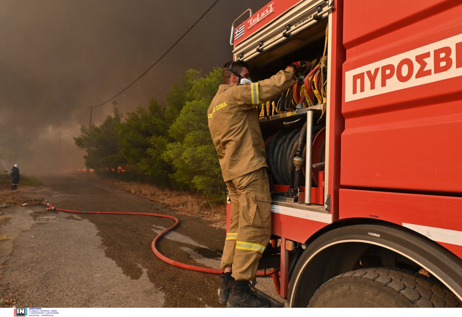 Φωτιά τώρα στο Μοναστηράκι Αιτωλοακαρνανίας, επιχείρηση της πυροσβεστικής