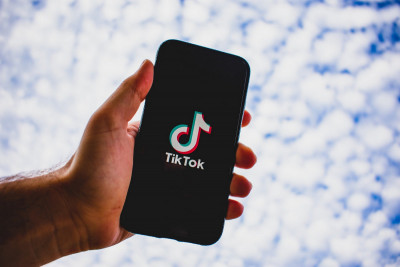 H Μαφία χρησιμοποιεί το TikTok για να στρατολογεί νέους με βίντεο στην πλατφόρμα