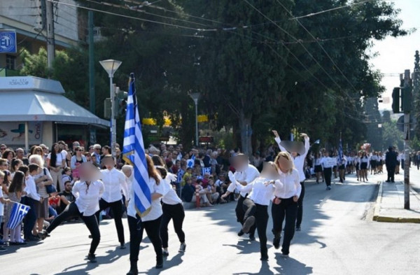 Νεολαία ΣΥΡΙΖΑ: Καμία προσβολή από την παρέλαση αλά Monty Python