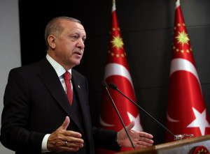 Τουρκία: Έρχεται ανασχηματισμός από τον Ερντογάν, «τελειώνει» ο Τσαβούσογλου - Αντικαταστάτης ο ...γαμπρός του προέδρου