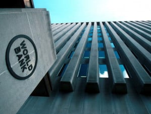 Παγκόσμια Τράπεζα: Κίνδυνος «απόλυτης φτώχειας» για 60 εκ. ανθρώπους