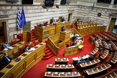 Τι προβλέπει ο νέος αναπτυξιακός νόμος που κατατέθηκε στη Βουλή