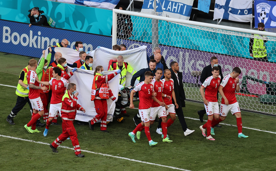 Σοκ στο Euro 2020 στο Δανία-Φινλανδία: Κατέρρευσε ο Έρικσεν, δίνει μάχη για τη ζωή του
