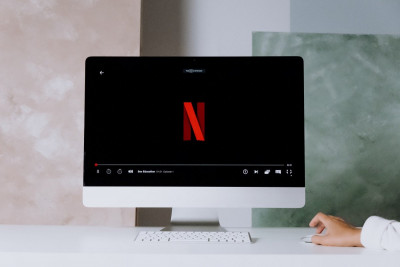 Μοιράζεστε τους κωδικούς σας στο Netflix; Οι streaming πλατφόρμες σταματούν την κοινή χρήση κωδικών