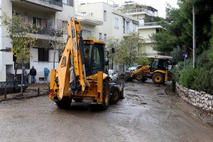 Αντιπλημμυρικά έργα και εντατικοί καθαρισμοί σε ρέματα της B. Αθήνας