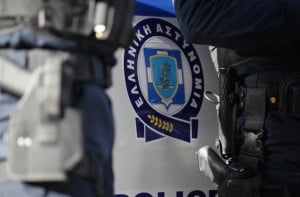 Θεσσαλονίκη: Αστυνομικοί κατηγορούνται για συμμετοχή σε κύκλωμα με ηλεκτρονικές απάτες