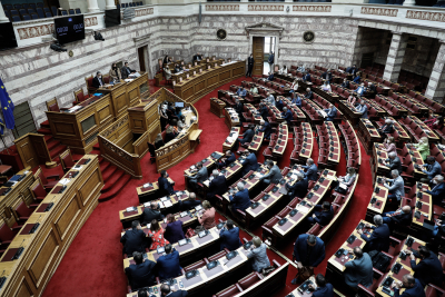 Βουλή: Υπερψηφίστηκε το νομοσχέδιο για την προστασία των καταναλωτών - Κανένα «κατά»