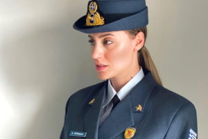 Η Άννα Κορακάκη ορκίστηκε Ανθυποσμηναγός στην Πολεμική Αεροπορία