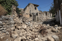 Σεισμός Κρήτη: Συγκίνηση για τη «σούπερ γιαγιά» του Ημιμαραθωνίου που έμεινε άστεγη (βίντεο)