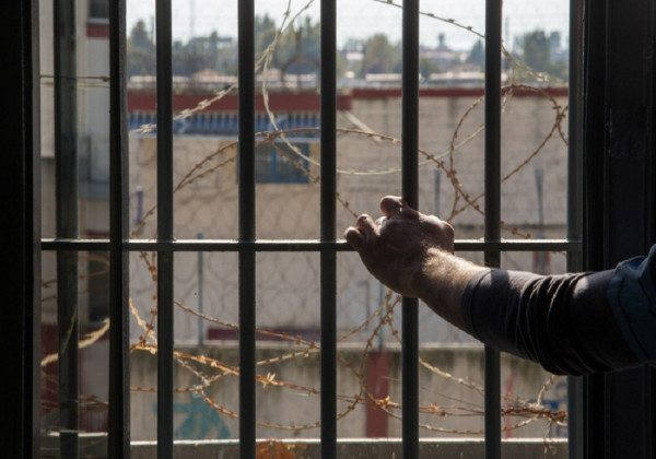 Φυλακές Τρικάλων: Εσπευσμένα στο νοσοκομείο ο κρατούμενος που φέρεται να σκότωσε συγκρατούμενό του την Πρωτομαγιά