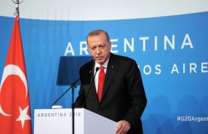 Ερντογάν: Δωρίζει μισθό 7 μηνών κατά του κορονοϊού - «Η Τουρκία πρέπει να συνεχίσει να παράγει»