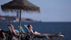 Νέο ρεκόρ αφίξεων σε ελληνικούς τουριστικούς προορισμούς προβλέπει ο Economist