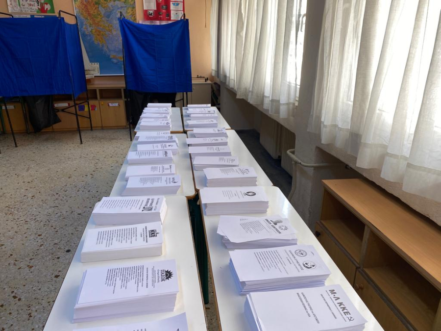 Εκλογές 2023: Πως εξελίσσεται η διαδικασία και η προσέλευση στα εκλογικά τμήματα