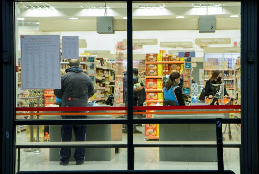 Τι αλλάζει σε σούπερ μάρκετ και καταστήματα: Ανατροπή με τα προϊόντα κομμωτικής
