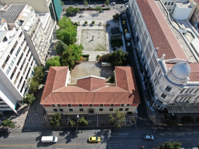 Στον Δήμο Αθηναίων παραχωρείται ιστορικό κτίριο στη συμβολή των οδών Σταδίου και Σανταρόζα