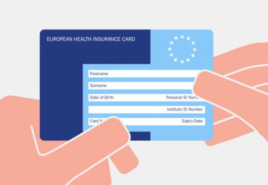 e-ΕΦΚΑ: Πώς θα αποκτήσετε τη δωρεάν ταξιδιωτική κάρτα ασφάλισης