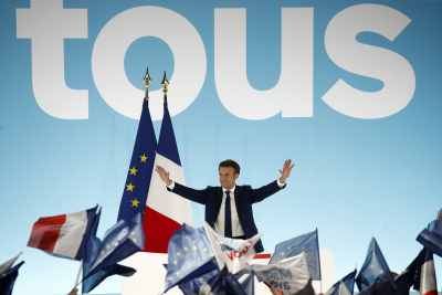 Γαλλία: Αμφίρροπη αναμέτρηση Μακρόν-Λεπέν στον δεύτερο γύρο των προεδρικών εκλογών