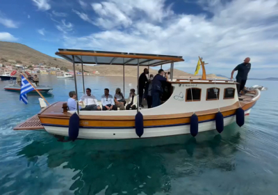 Παπαστράτος: Δωρεά ηλεκτρικού σκάφους στο νησί της Χάλκης