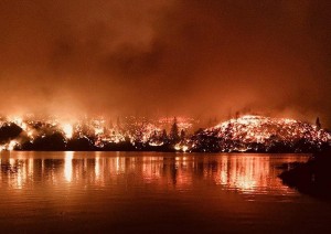 Φωτιά στην Καλιφόρνια: Απομακρύνθηκαν από τα σπίτια τους 7.000 άνθρωποι