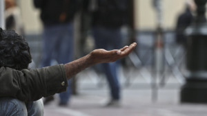 Έρευνα: Ένας στους τρεις Έλληνες βρίσκεται σε κίνδυνο φτώχειας